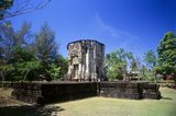 Prasat Ban Phluang is a Khmer temple built in the Baphuon style and constructed in the 11th century by King Udayadityavarman II.